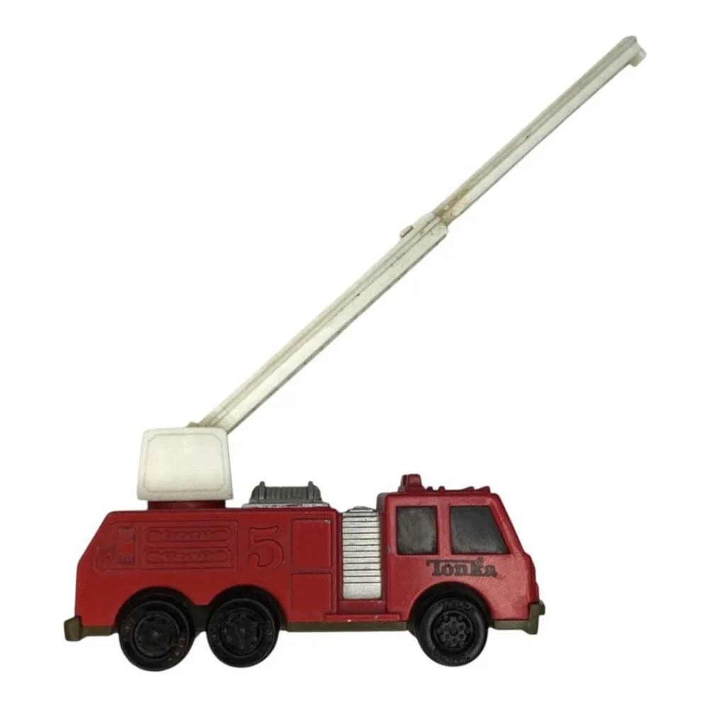 Vintage 1992 Tonka Red Fire Truck Toy With Extendable Ladder Diecast Metal Model